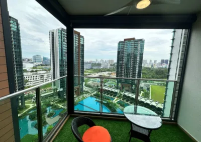 Normanton Park 1-Bedroom | Balcony